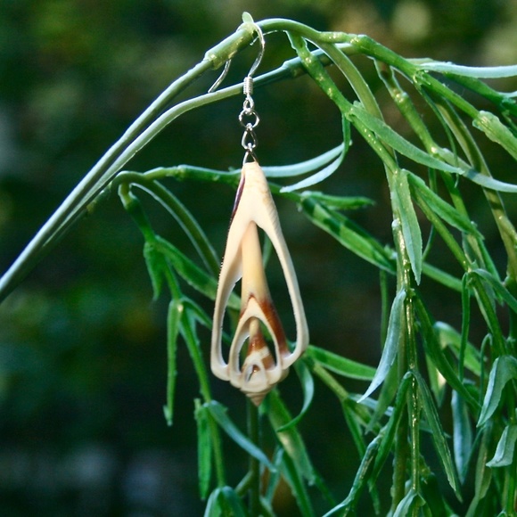 Vtg Seashell Slices Mermaid Earrings - Picture 2 of 2